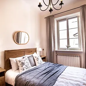 Apartament świętojańska Old Town, Warszawa